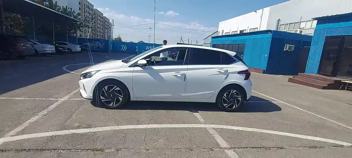 Hyundai i20 2023 года за 6 600 000 тг. в Алматы