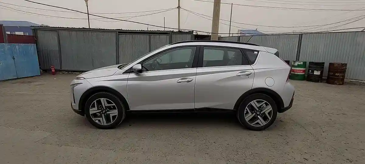 Hyundai Bayon 2023 года за 12 090 000 тг. в Атырау
