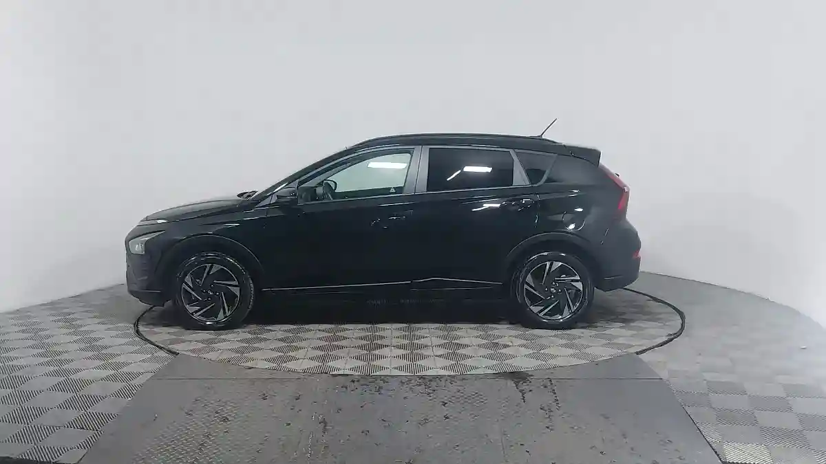 Hyundai Bayon 2024 года за 8 990 000 тг. в Астана