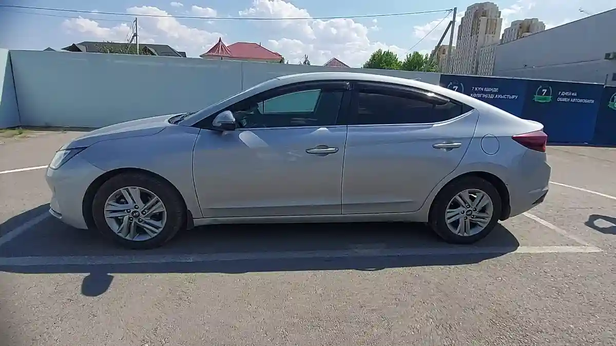 Hyundai Elantra 2020 года за 9 000 000 тг. в Шымкент