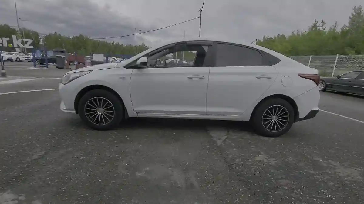 Hyundai Accent 2020 года за 6 890 000 тг. в Усть-Каменогорск