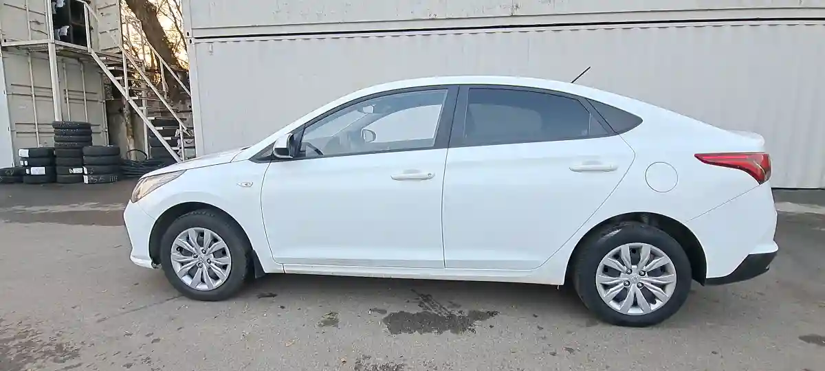 Hyundai Accent 2021 года за 7 190 000 тг. в Алматы