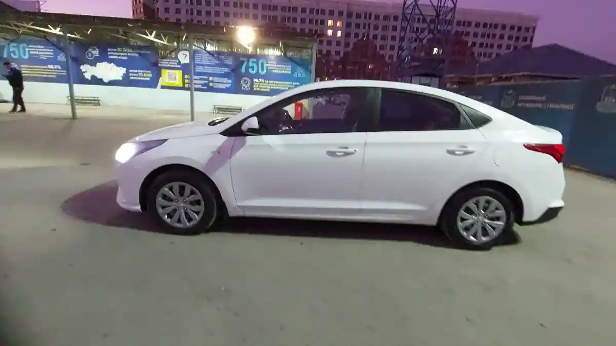 Hyundai Accent 2021 года за 7 200 000 тг. в Шымкент