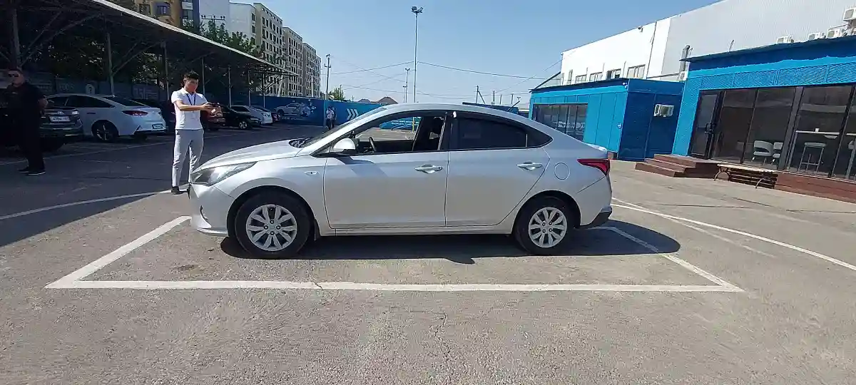 Hyundai Accent 2020 года за 7 200 000 тг. в Алматы