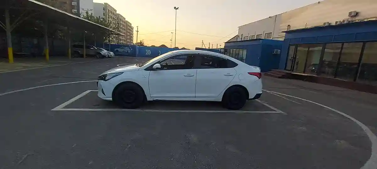 Hyundai Accent 2021 года за 8 000 000 тг. в Алматы
