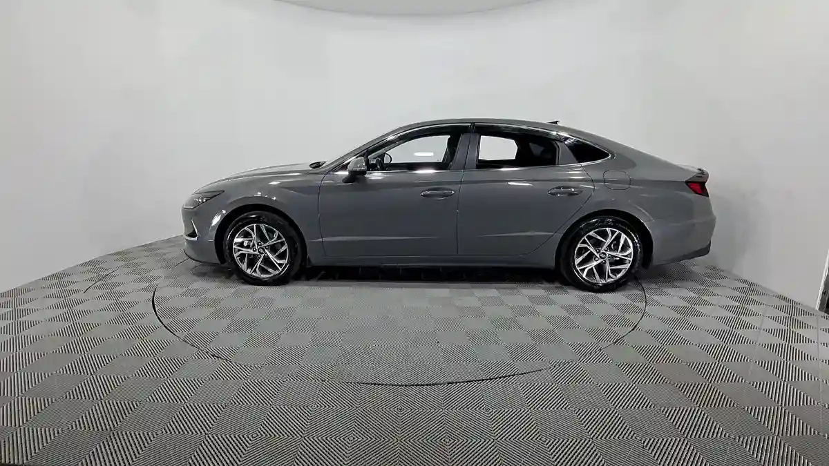 Hyundai Sonata 2022 года за 13 490 000 тг. в Астана