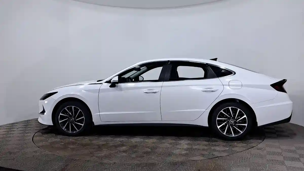 Hyundai Sonata 2023 года за 10 750 000 тг. в Астана