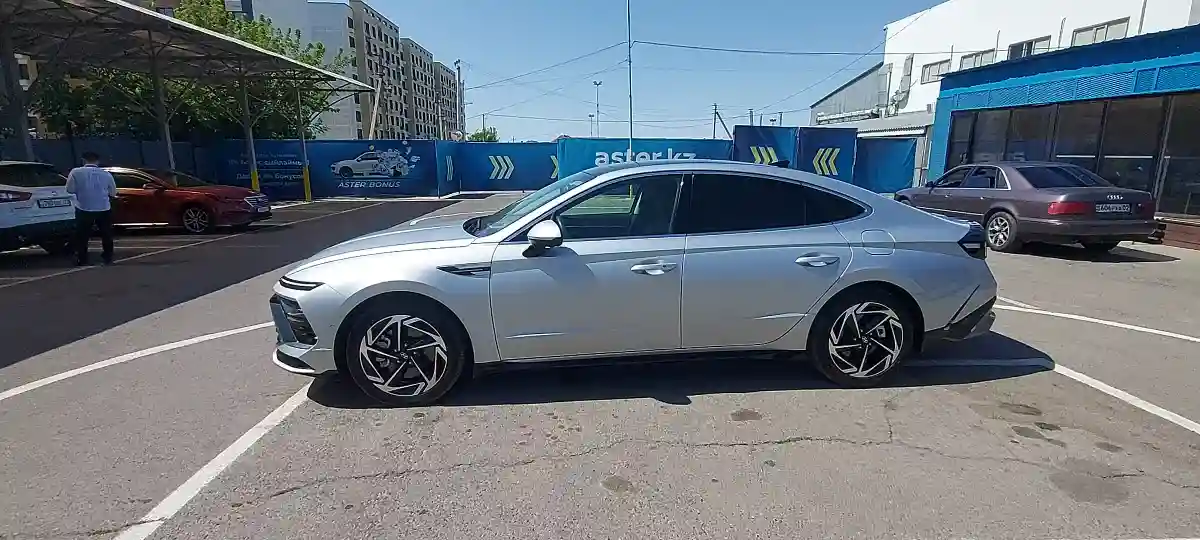 Hyundai Sonata 2023 года за 21 000 000 тг. в Алматы