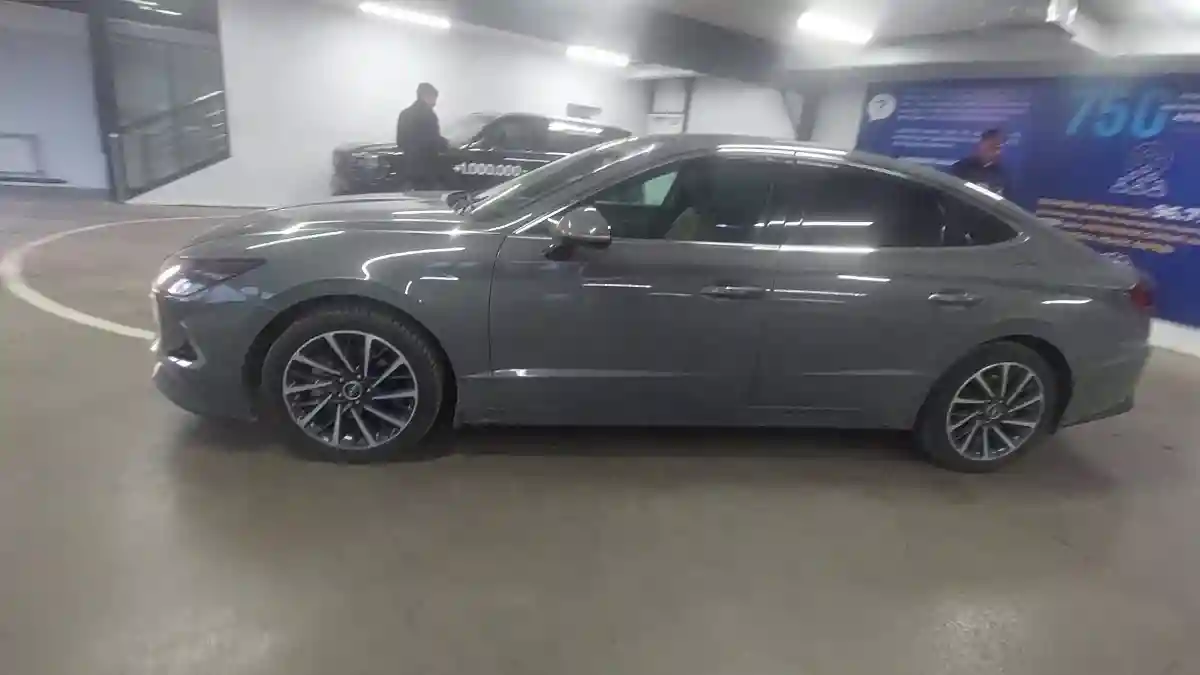 Hyundai Sonata 2020 года за 12 000 000 тг. в Астана