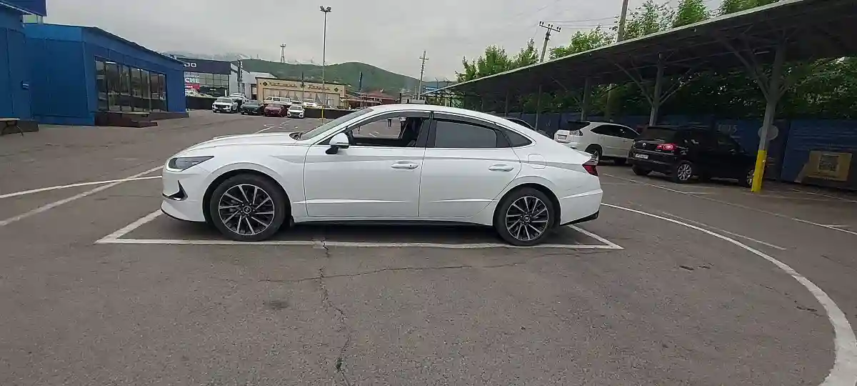 Hyundai Sonata 2022 года за 12 000 000 тг. в Алматы