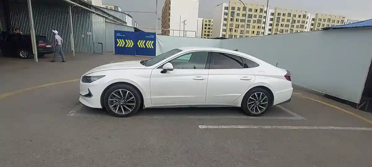 Hyundai Sonata 2022 года за 14 000 000 тг. в Алматы