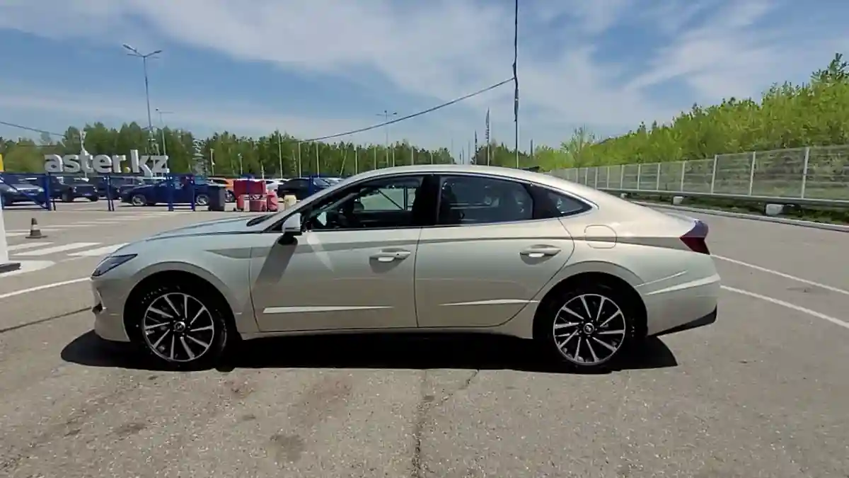 Hyundai Sonata 2022 года за 14 900 000 тг. в Усть-Каменогорск