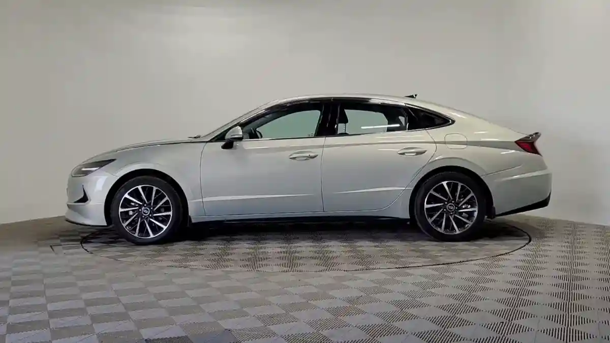 Hyundai Sonata 2023 года за 13 200 000 тг. в Алматы