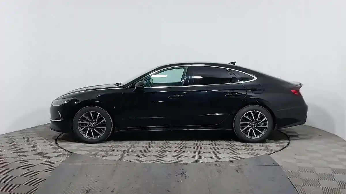 Hyundai Sonata 2023 года за 13 490 000 тг. в Астана