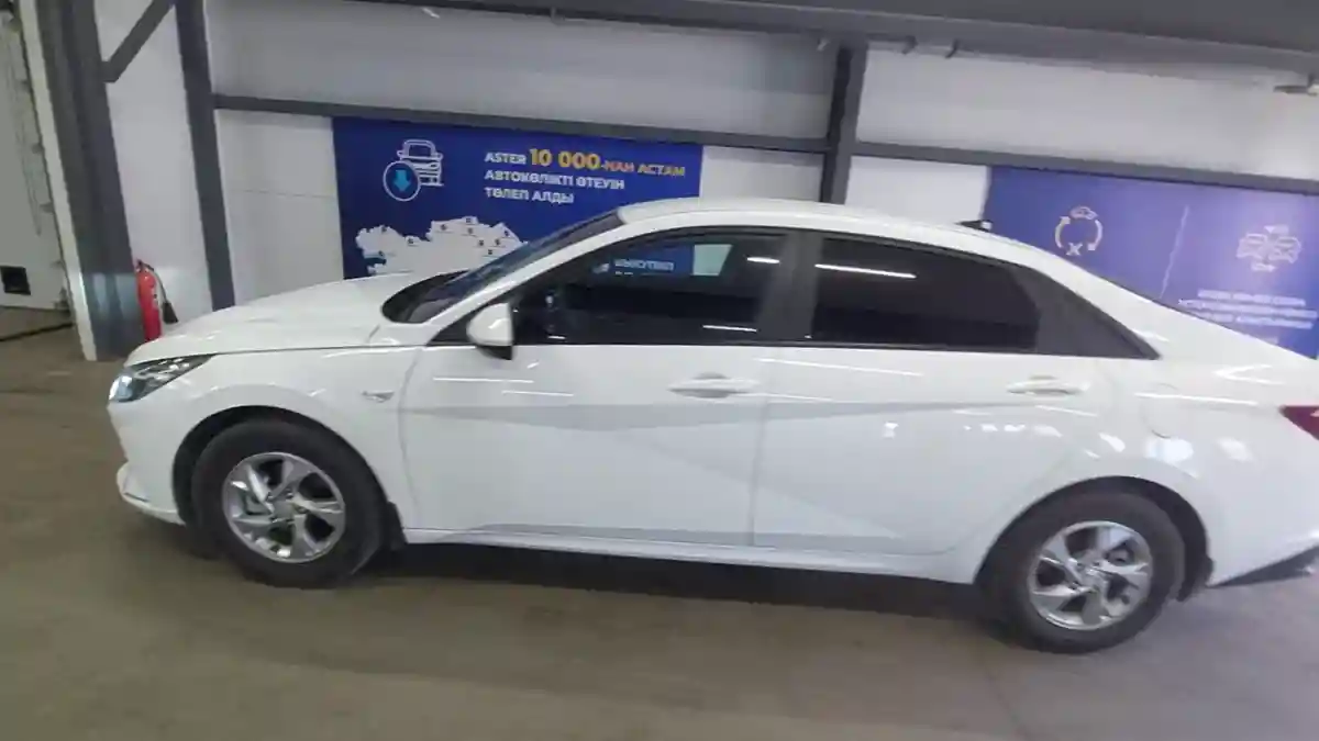 Hyundai Elantra 2021 года за 8 300 000 тг. в Астана
