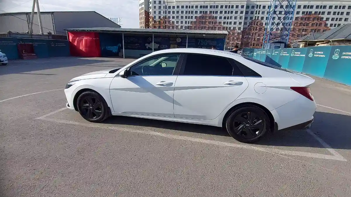 Hyundai Elantra 2021 года за 9 500 000 тг. в Шымкент