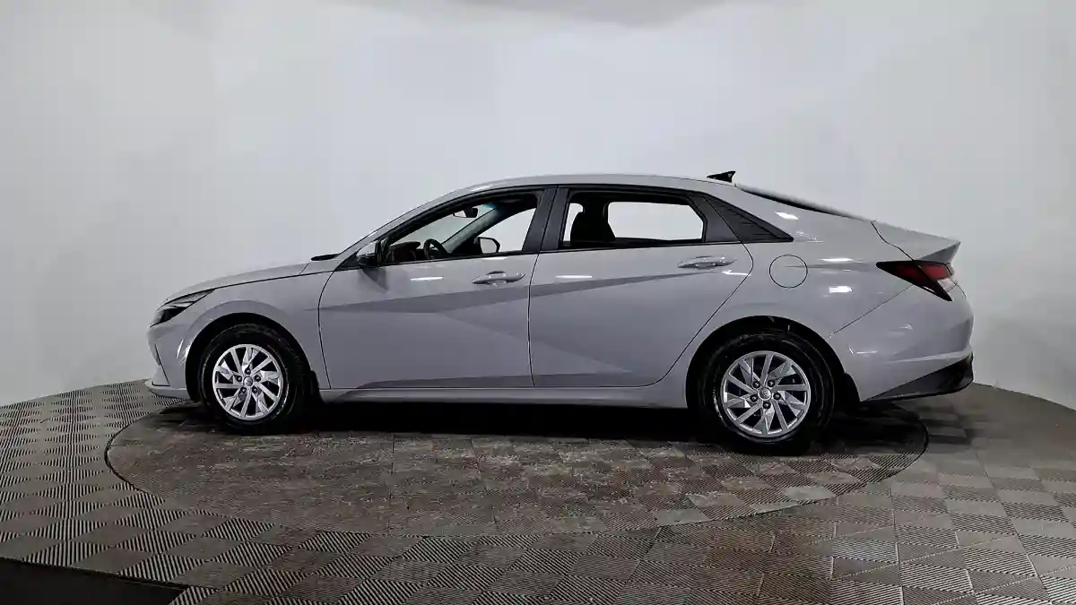 Hyundai Elantra 2021 года за 9 520 000 тг. в Астана