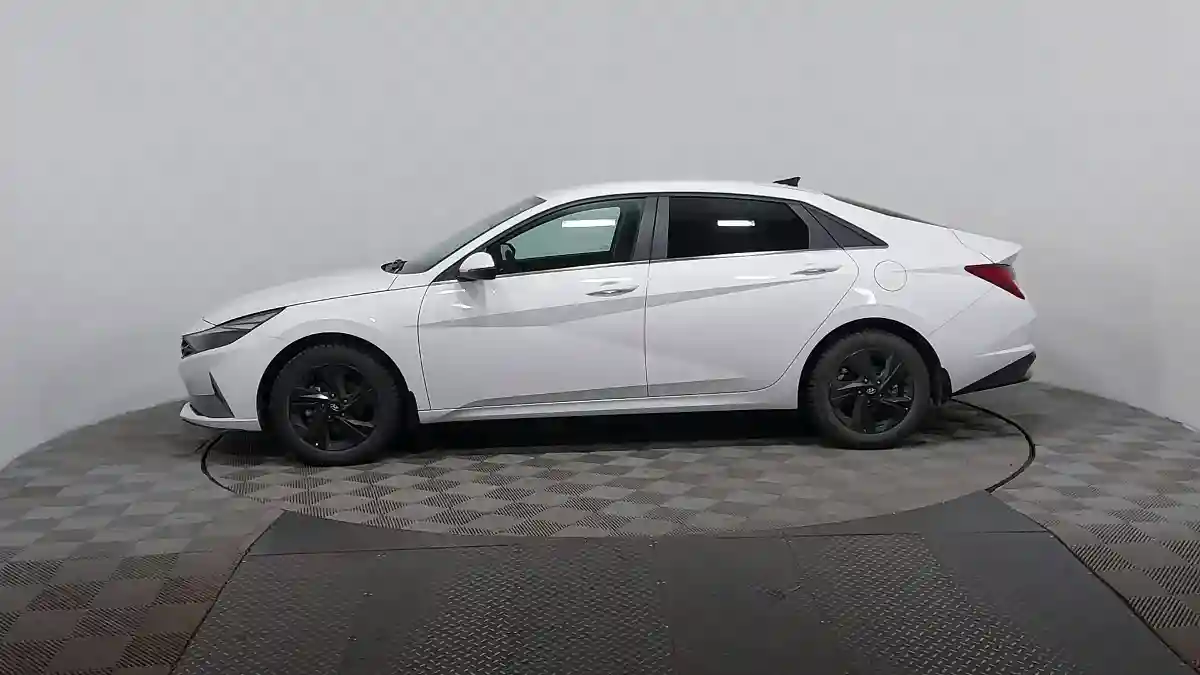 Hyundai Elantra 2021 года за 9 550 000 тг. в Астана