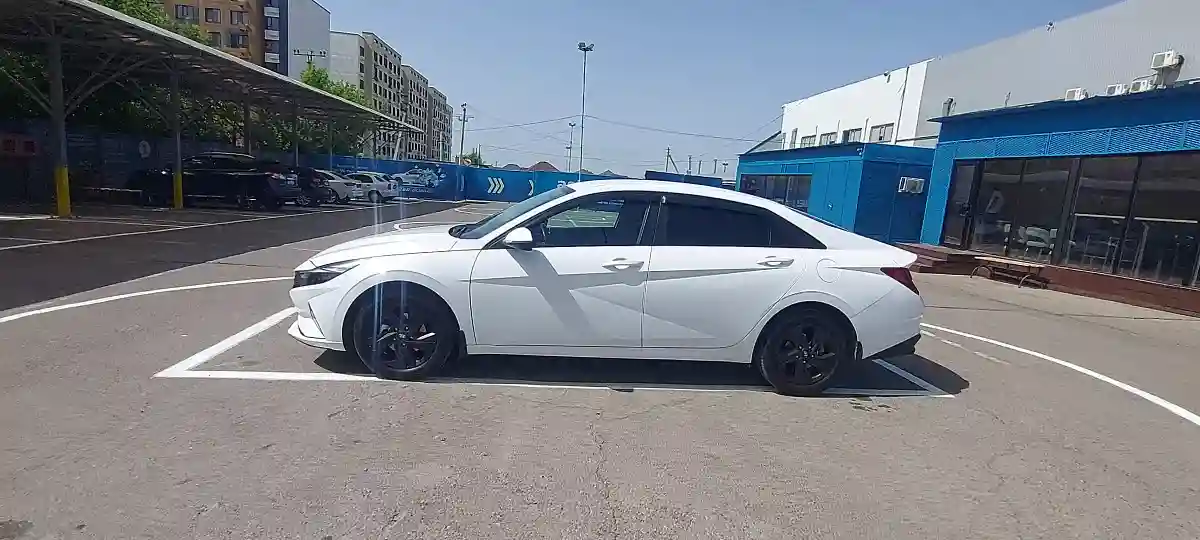 Hyundai Elantra 2021 года за 9 000 000 тг. в Алматы