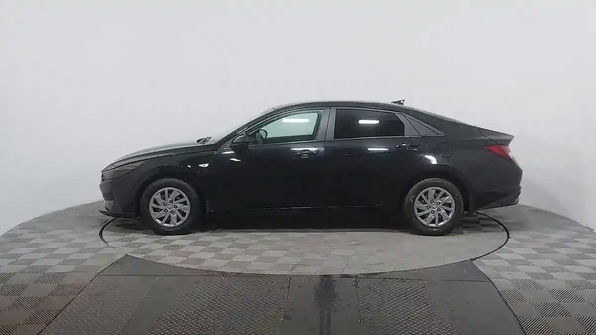 Hyundai Elantra 2021 года за 8 300 000 тг. в Астана