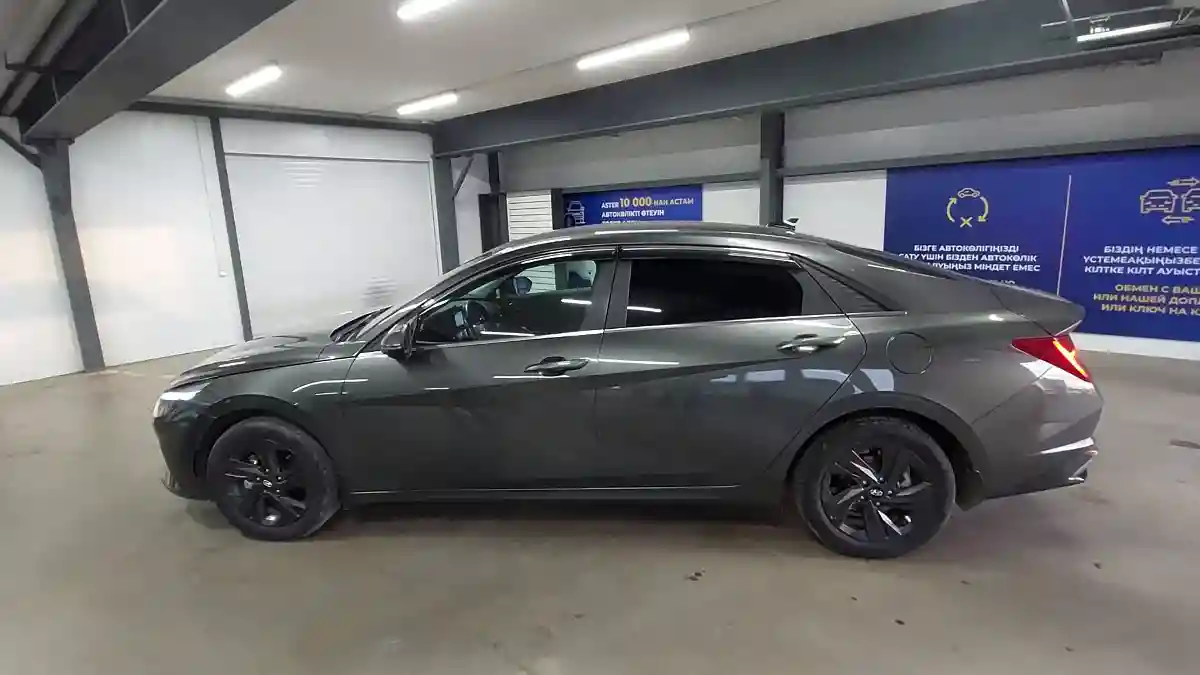 Hyundai Elantra 2021 года за 10 500 000 тг. в Астана