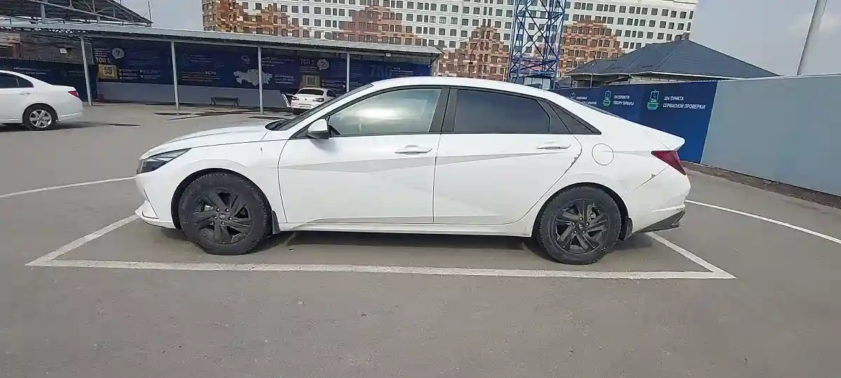 Hyundai Elantra 2021 года за 9 500 000 тг. в Шымкент