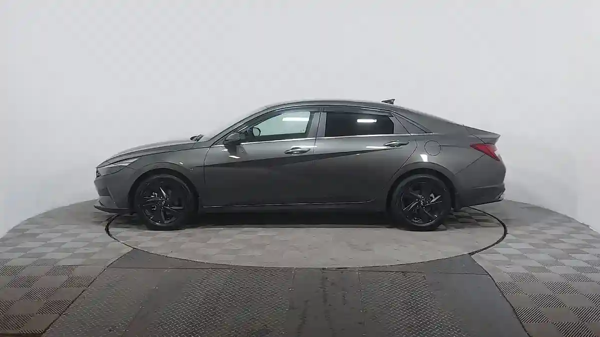Hyundai Elantra 2021 года за 9 390 000 тг. в Астана