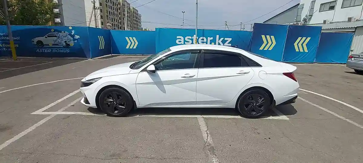 Hyundai Elantra 2021 года за 8 690 000 тг. в Алматы