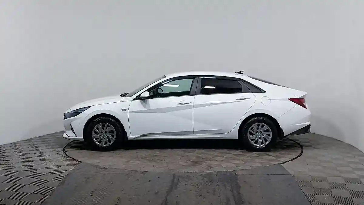 Hyundai Elantra 2021 года за 9 830 000 тг. в Астана