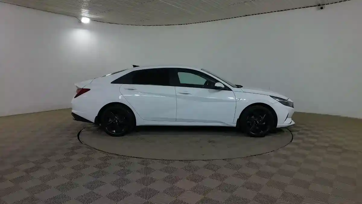 Hyundai Elantra 2022 года за 8 290 000 тг. в Шымкент