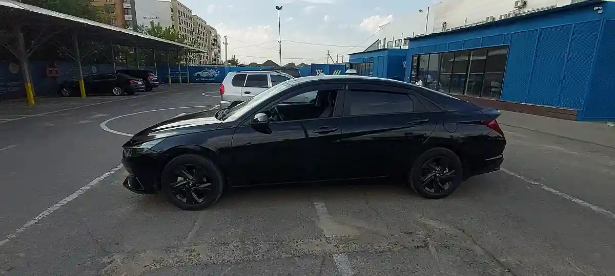 Hyundai Elantra 2022 года за 9 300 000 тг. в Алматы