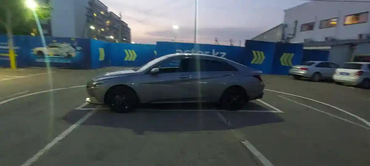 Hyundai Elantra 2022 года за 9 000 000 тг. в Алматы