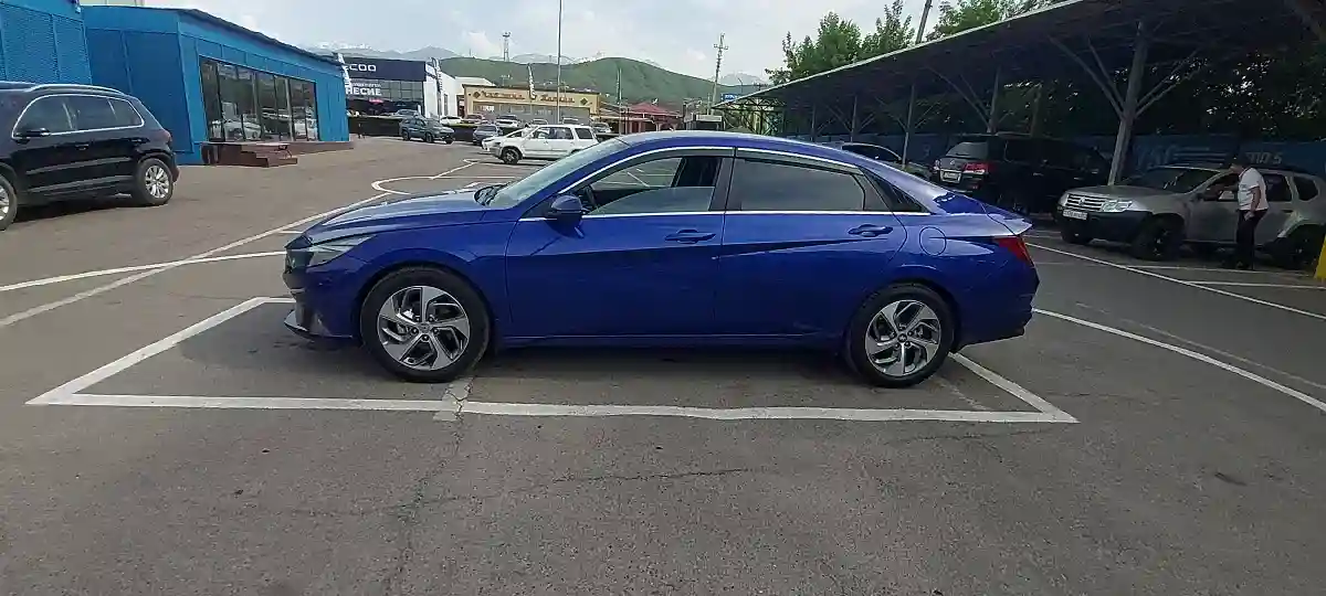 Hyundai Elantra 2022 года за 10 000 000 тг. в Алматы