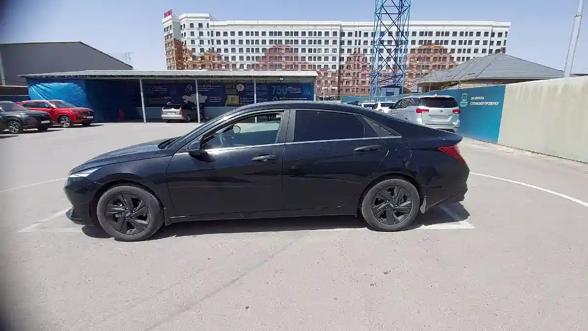 Hyundai Elantra 2022 года за 9 500 000 тг. в Шымкент