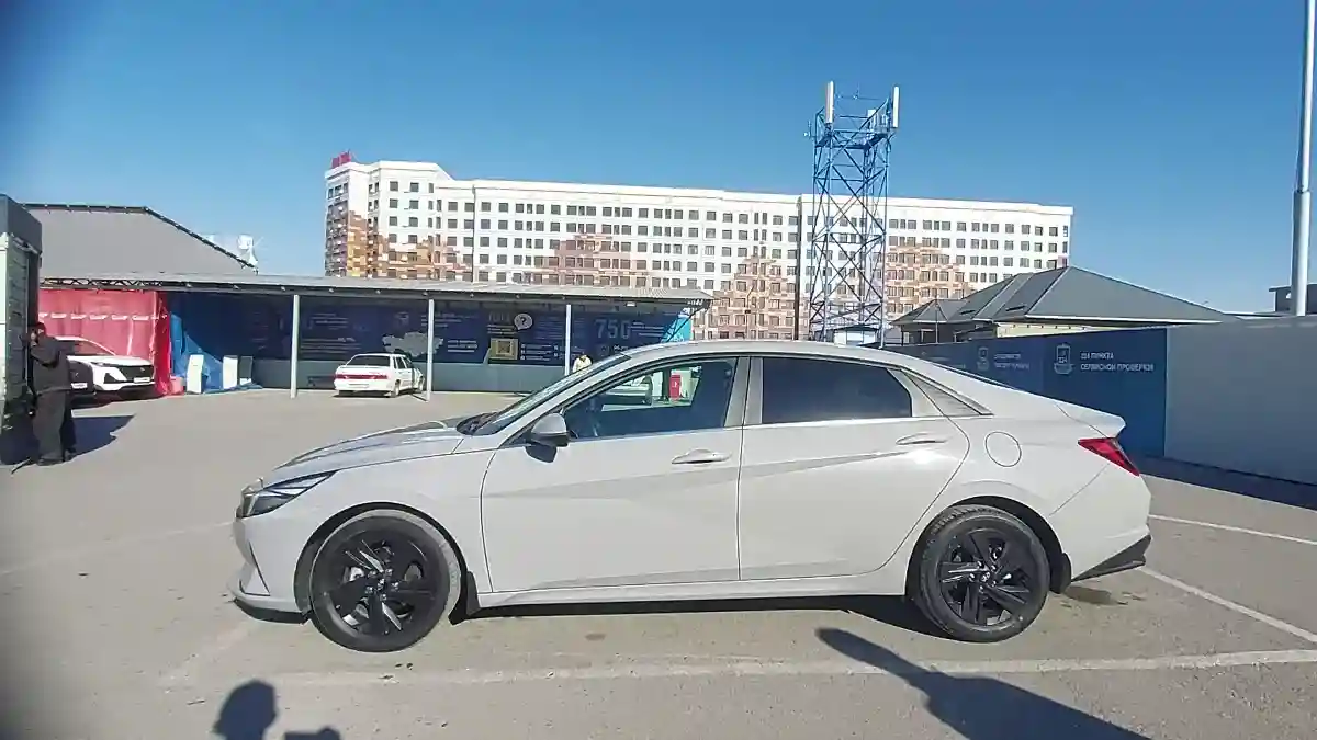 Hyundai Elantra 2022 года за 8 900 000 тг. в Шымкент