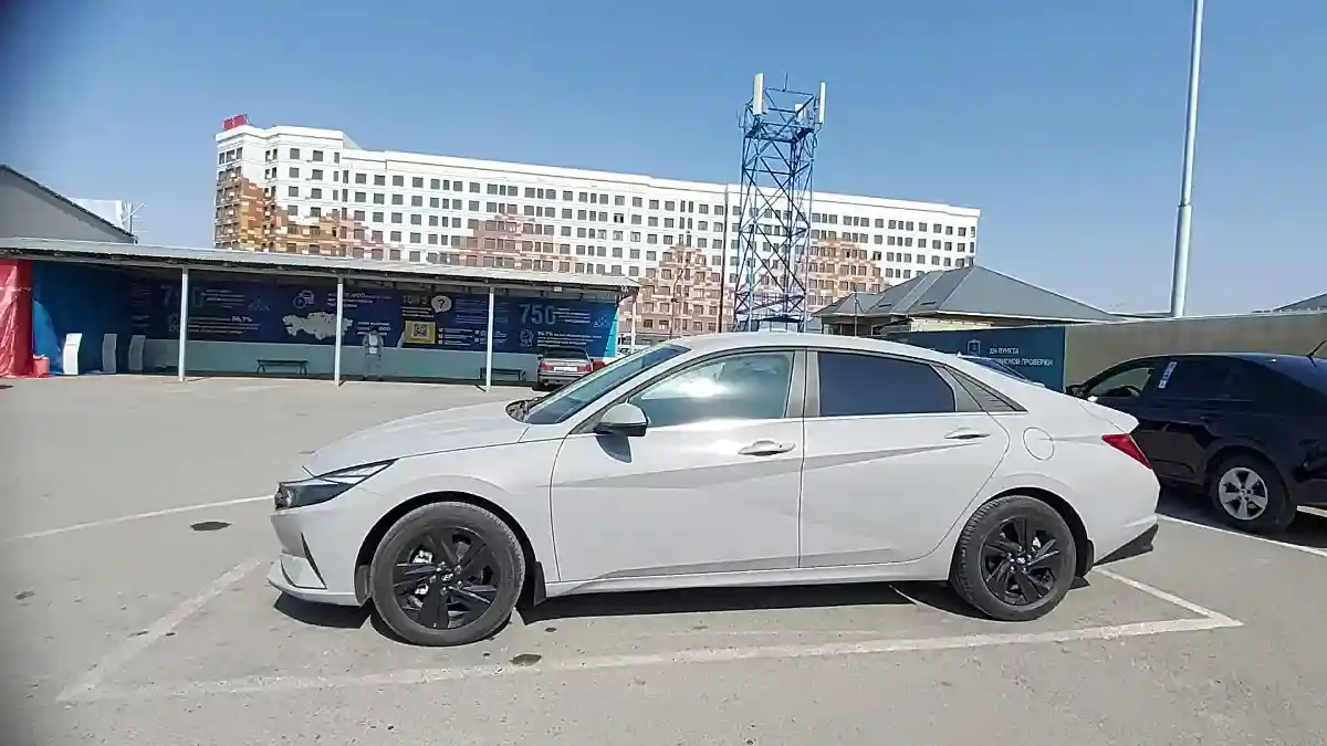 Hyundai Elantra 2022 года за 9 000 000 тг. в Шымкент