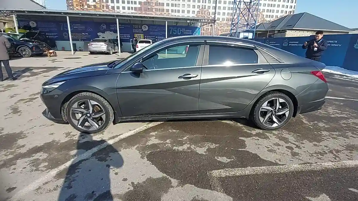 Hyundai Elantra 2022 года за 10 500 000 тг. в Шымкент