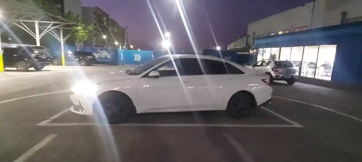 Hyundai Elantra 2022 года за 8 500 000 тг. в Алматы