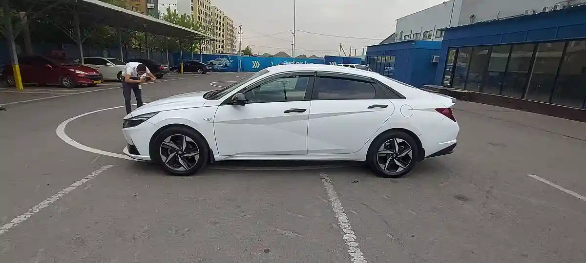 Hyundai Elantra 2022 года за 9 000 000 тг. в Алматы