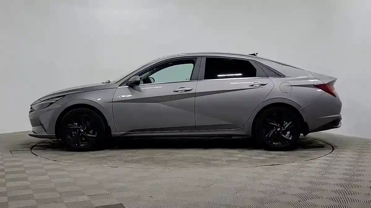 Hyundai Elantra 2023 года за 10 700 000 тг. в Алматы