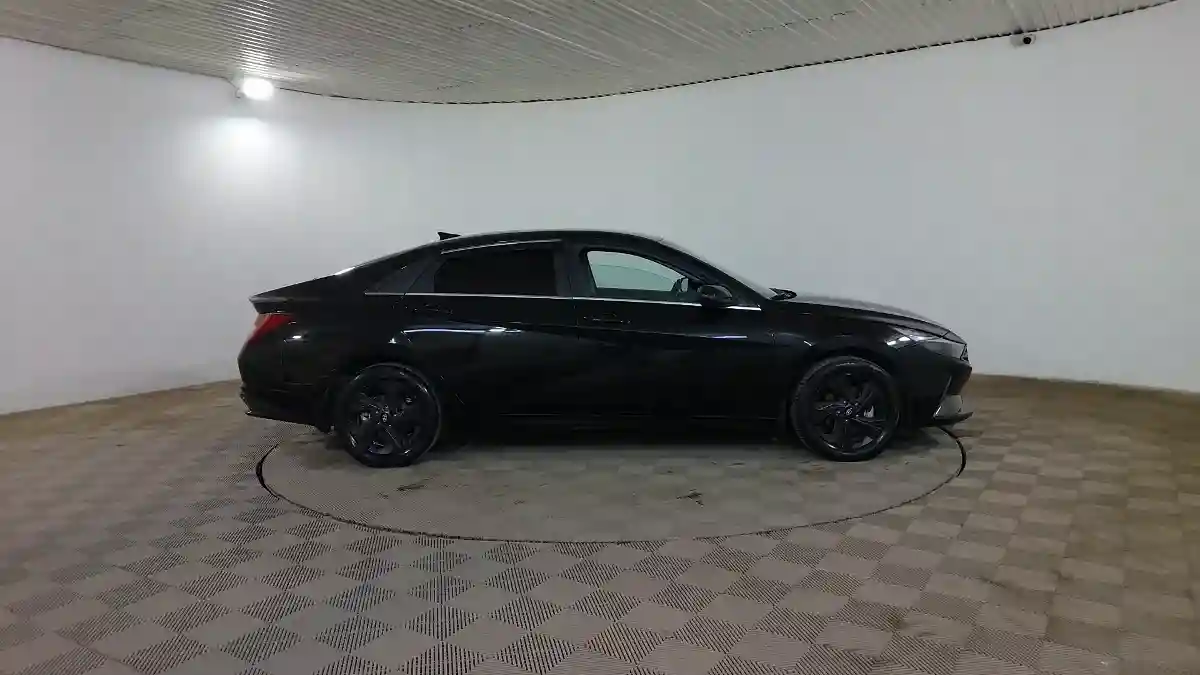 Hyundai Elantra 2023 года за 9 390 000 тг. в Шымкент