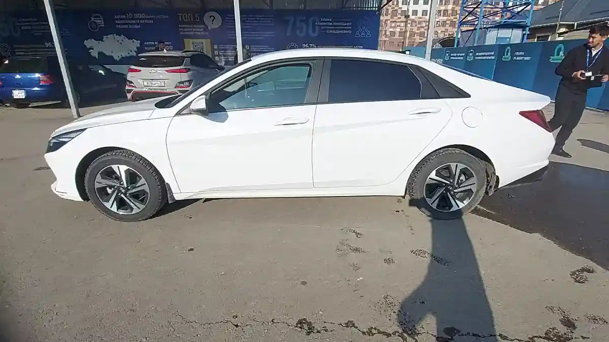 Hyundai Elantra 2023 года за 10 200 000 тг. в Шымкент