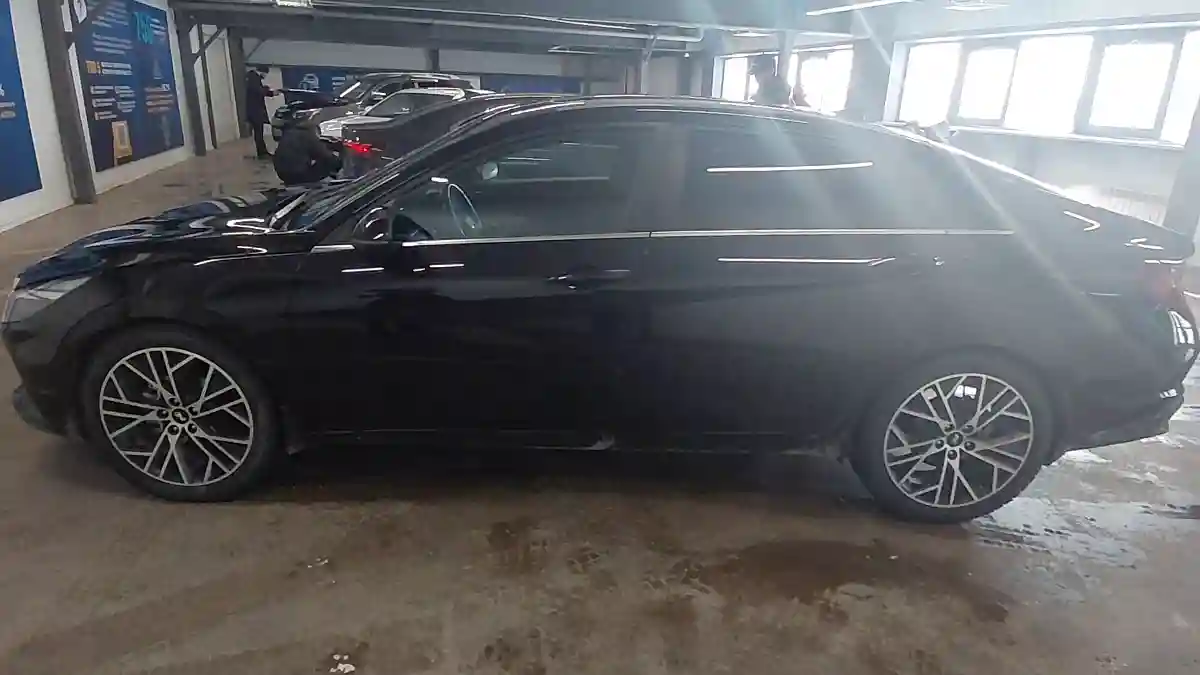 Hyundai Elantra 2023 года за 10 500 000 тг. в Астана