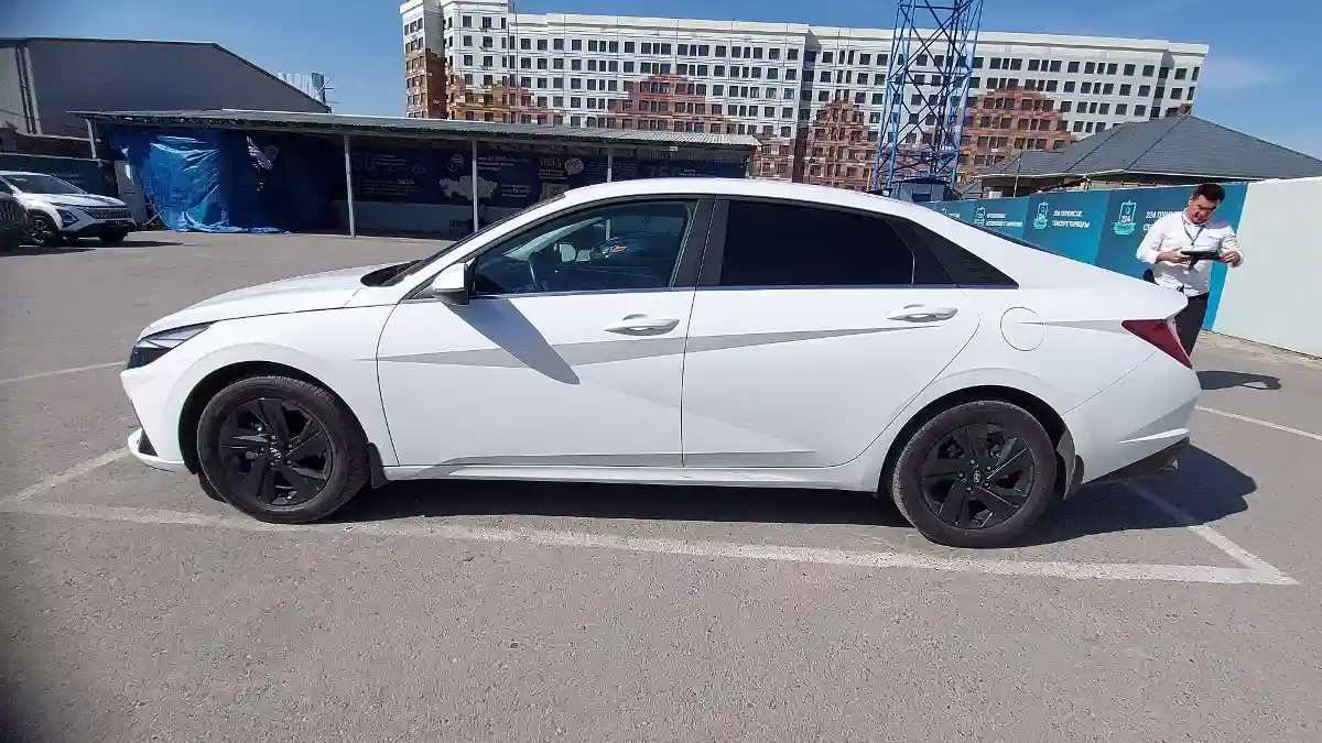 Hyundai Elantra 2023 года за 11 000 000 тг. в Шымкент