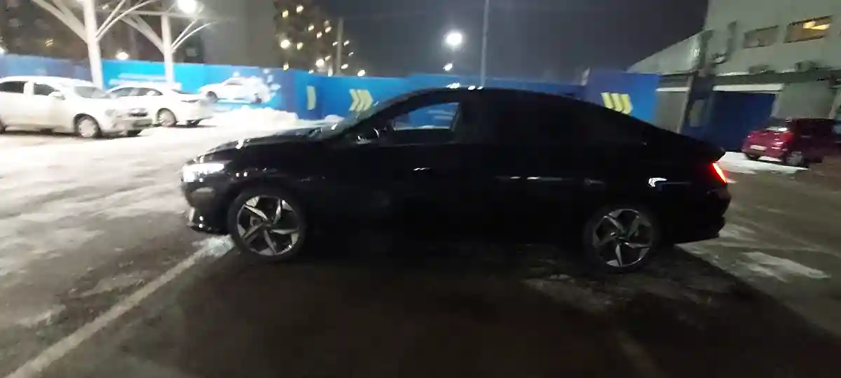 Hyundai Elantra 2023 года за 10 500 000 тг. в Алматы