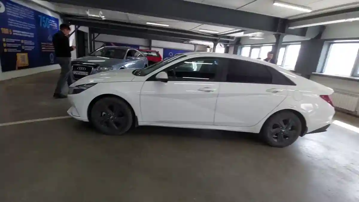 Hyundai Elantra 2023 года за 9 000 000 тг. в Астана