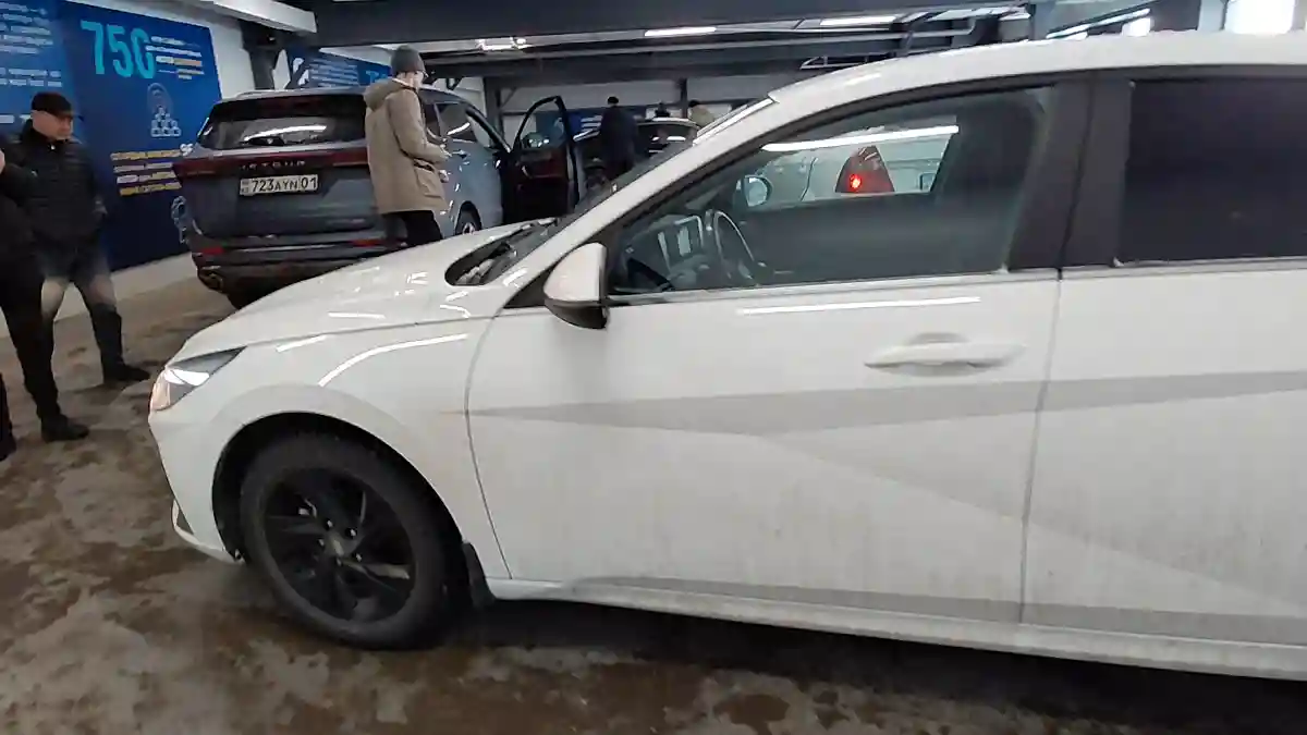 Hyundai Elantra 2023 года за 9 800 000 тг. в Астана