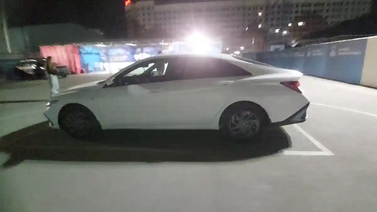 Hyundai Elantra 2023 года за 9 500 000 тг. в Шымкент