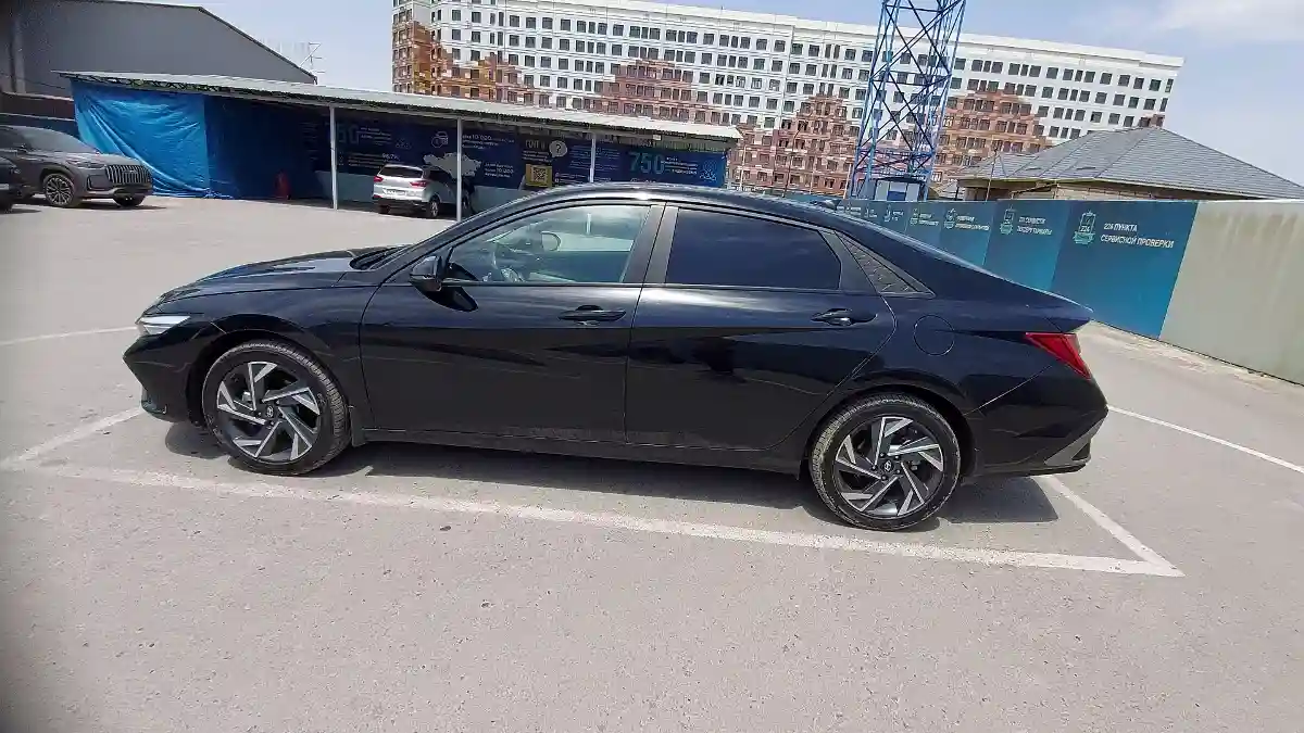 Hyundai Elantra 2023 года за 11 500 000 тг. в Шымкент