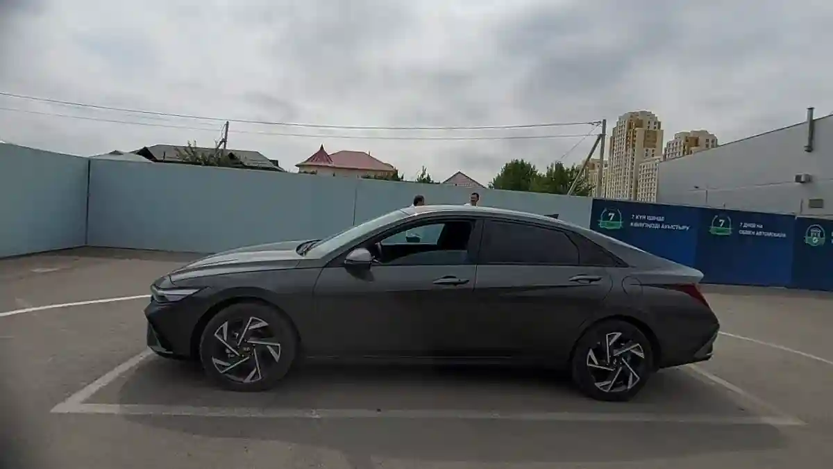 Hyundai Elantra 2023 года за 13 000 000 тг. в Шымкент